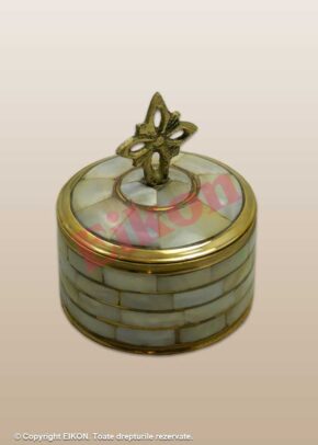Alternative view of Cutie metalica