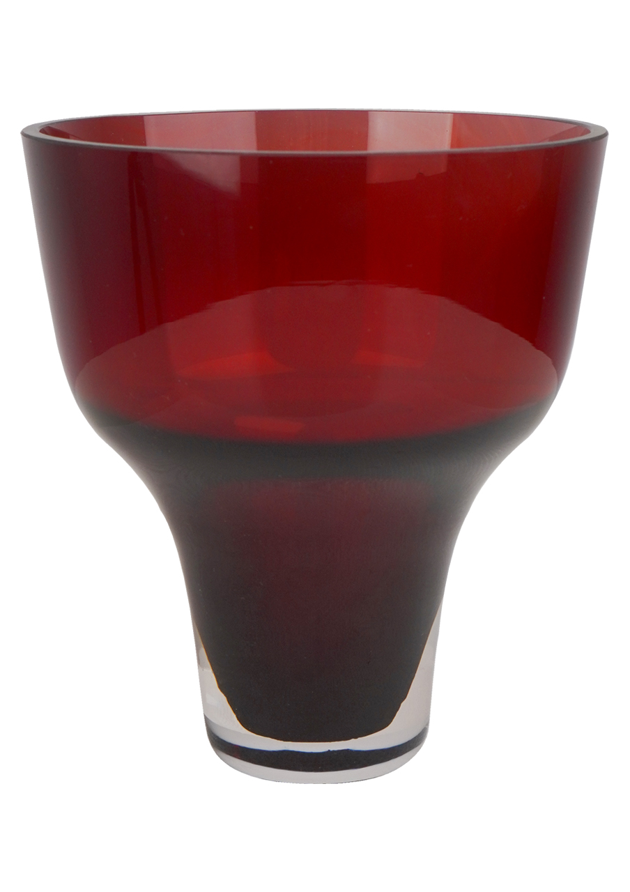 Pahar pentru candelă din sticlă roșie, suflată manual. Sticla este groasă și de calitate, cu mare rezistență la șocuri. Înălțime 12 cm, diametru 10 cm, diametru bazei 4 cm. Obiecte bisericești.