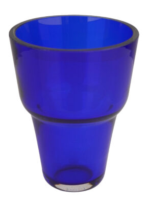 Pahar pentru candelă din sticlă albastră, suflată manual. Sticla este groasă și de calitate, cu mare rezistență la șocuri. Înălțime 11,5 cm, diametru 9 cm, diametru bazei 4 cm.